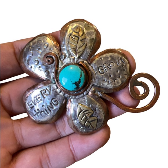 Vintage mixed-metal Cindy Bolin Flower Brooch - Picture 3 of 4